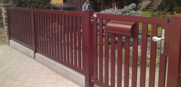 AZS Zaunsysteme als Aluminium Kunststoff Kunstschmiedezaun oder Doppelstabmatte